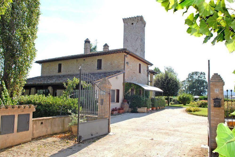 Agriturismo Le Due Torri Torre Quadrano Spello Eksteriør bilde
