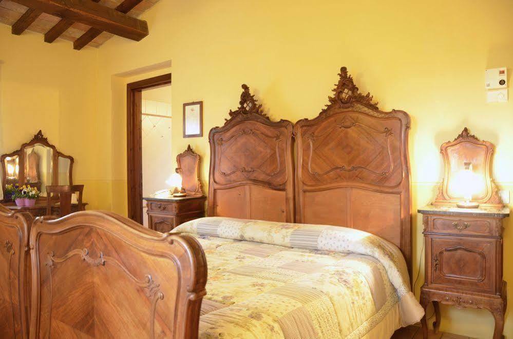 Agriturismo Le Due Torri Torre Quadrano Spello Eksteriør bilde