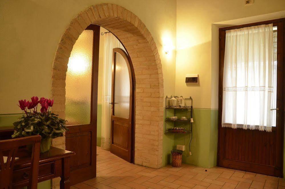 Agriturismo Le Due Torri Torre Quadrano Spello Eksteriør bilde